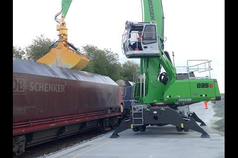 URM UK has dispatched its first train of 1200 tonnes of bulk broken glass for recycling from a new handling facility at the Port of Tilbury.